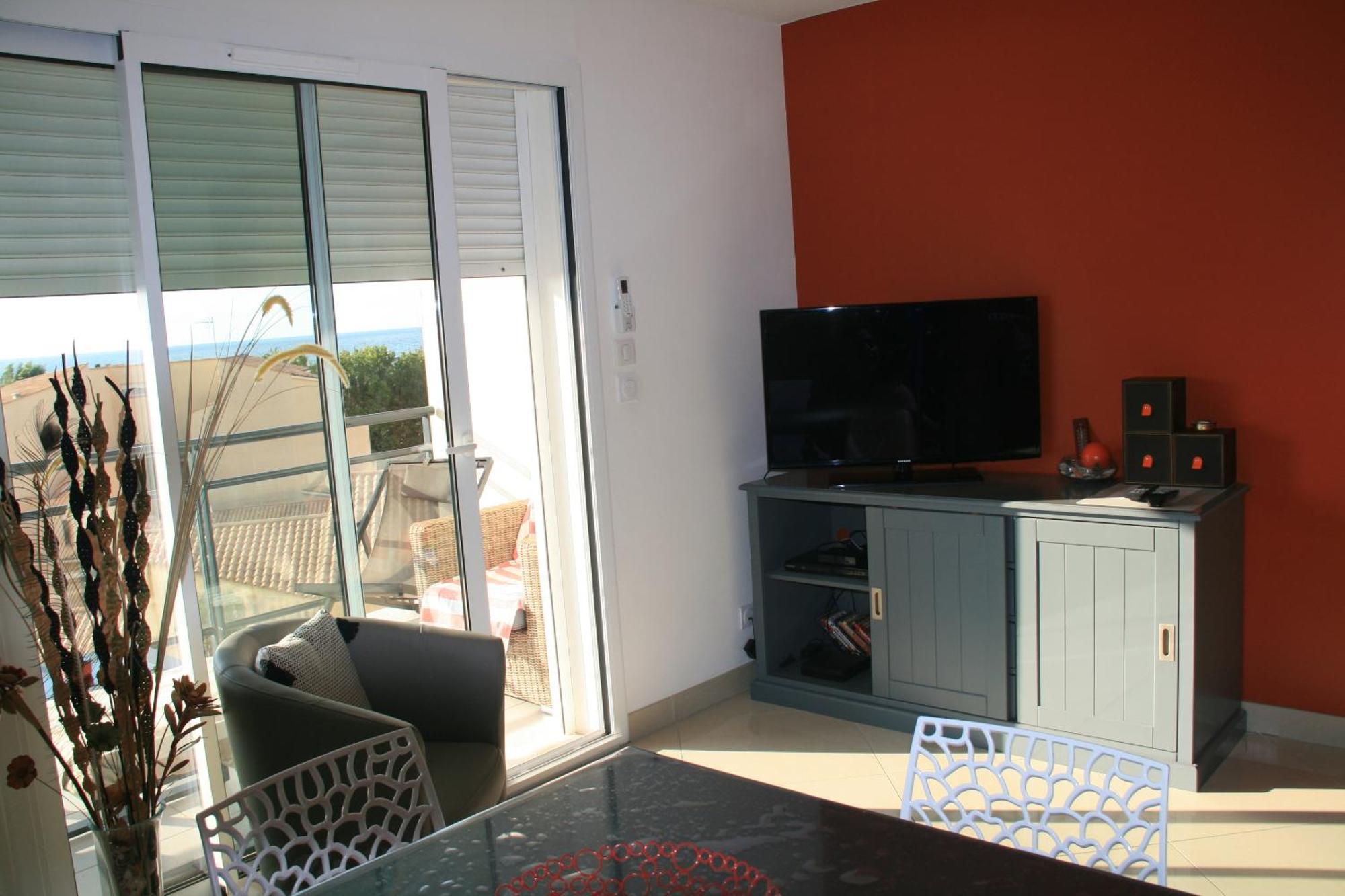 Appartement T3 vue mer 100m de la plage wifi et parking à Saint-Pierre-la-Mer  Extérieur photo